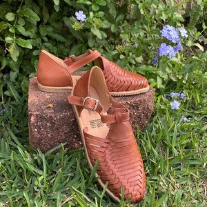 Huarache leather sandal. Perfect for summer t
